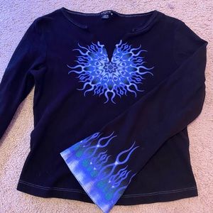 Vintage graphic with raw neck